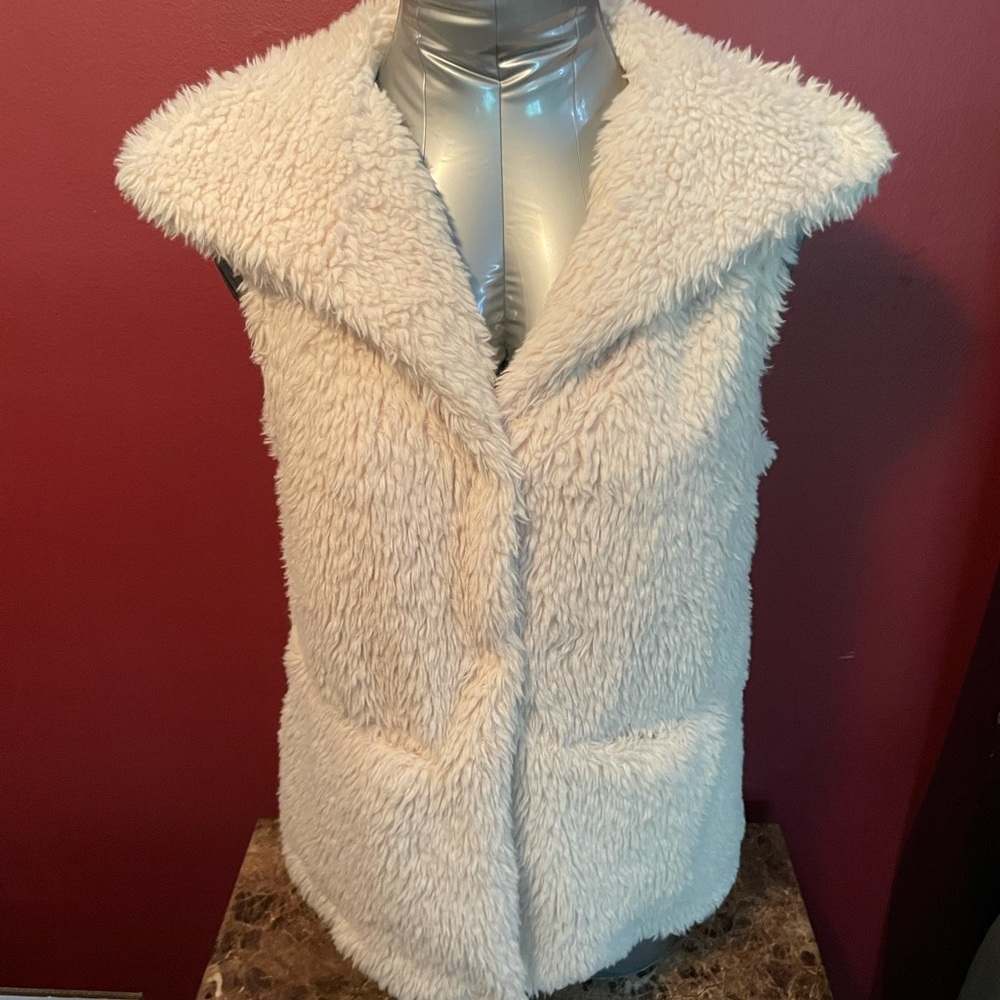 Thread & Supply Small Ivory Shaggy Faux Fur Button Up Vest With Pockets